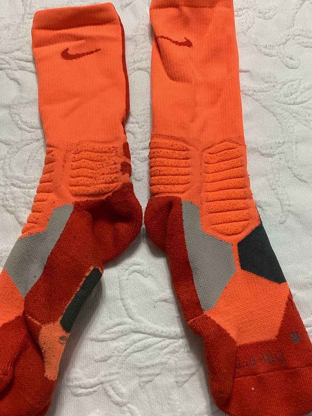 Set of 2 Pair Nike Men’s DRI Fit HyperElite Athletic Socks Size L
